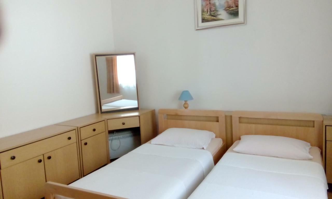 Apartments Zrilic ザダル エクステリア 写真